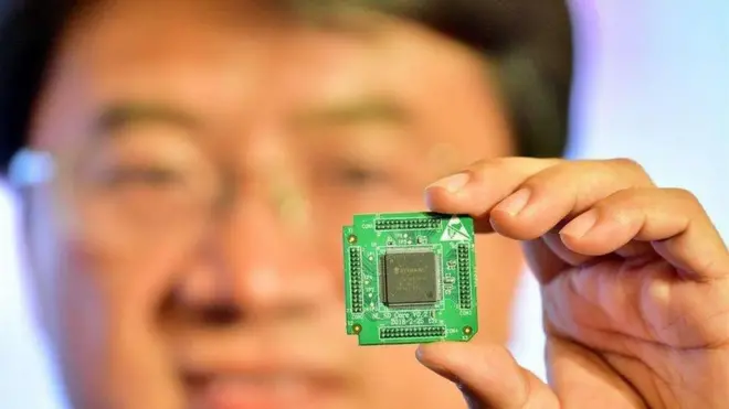 中國高科技企業受美國制裁和限制後加強了對國內供應的需求，為中國芯片業發展帶來了3千億美元的投資機會。