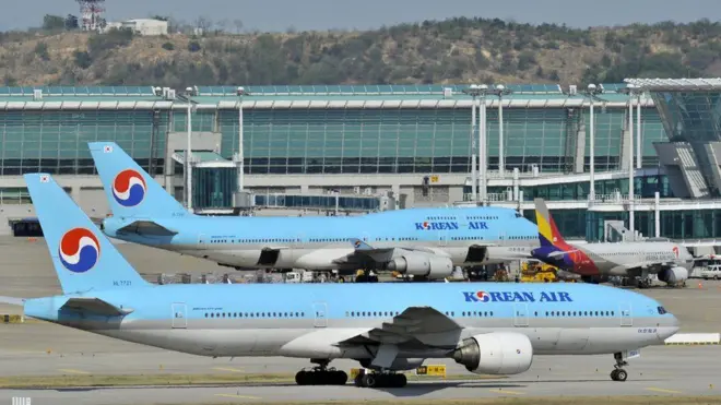 Pihak maskapai Korean Air akan mengkaji panduan untuk kru pesawat dalam merespon kekerasan dalam pesawat.