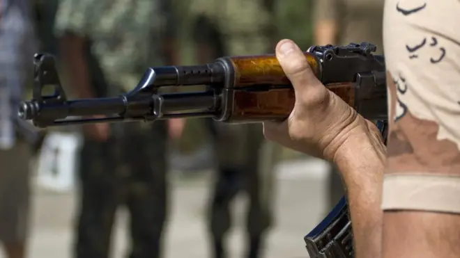 Серед тих, кого затримували зі зброєю і боєприпасами на кордонах зони АТО - військові, волонтери, звичайні цивільні, а також диверсанти