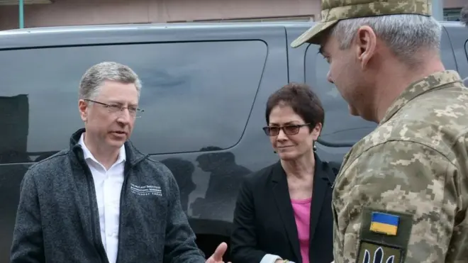 Спецпредставник Держдепу США Курт Волкер, посол США Марі Йованович, командувач об'єднаних сил Сергій Наєв