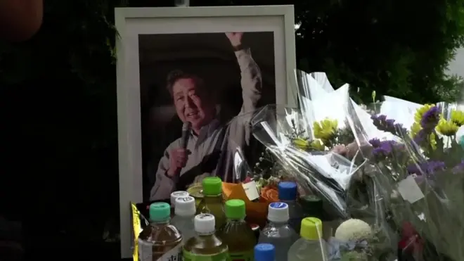 아베 전 총리 사망에 충격에 휩싸인 일본… 전 세계 애도 물결