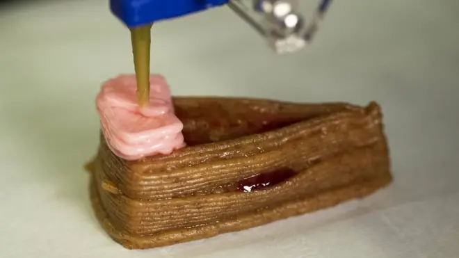 3D 프린터기를 사용해 만든 치즈 케이크