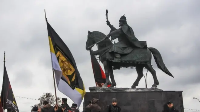 Памятник в Орле: поклонники Ивана Грозного ставят ему в особую заслугу защиту православия, хотя делал он это своеобразно