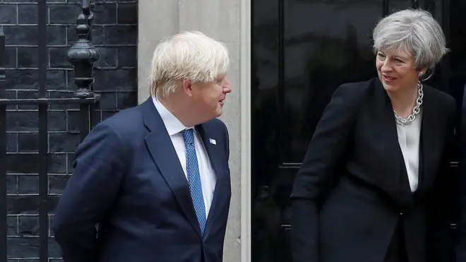 Вопреки распространявшимся ранее слухам, Борис Джонсон сохранил должность главы Форин-офиса