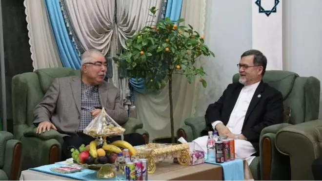 د افغانستان د ولسمشر د دویم مرستیال د دفتر په یوه خبرپاڼه کې راغلي چې د ښاغلي دانش او دوستم تر منځ خبرې په دوستانه فضا کې ترسره شوې.