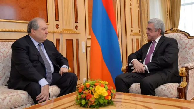 Serj Sarkisyan ölkə prezidenti vəzifəsinə Ermənistanın Böyük Britaniyadakı səfiri Armen Sarkisyanın namizədliyini təklif edib.