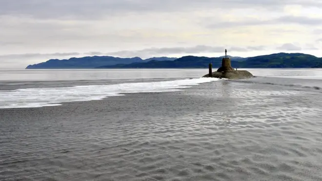 АПЛ "Дмитрий Донской" TK-208 на рейде Североморска, июль 2017 года. Эта подлодка не имеет отношения к событиям, которые описываются в материале