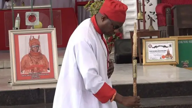 Di Ohen Osa (Priest) of di Holy Aruosa Cathedral
