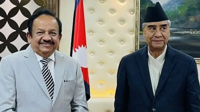 इस दौरे में मोदी सरकार में केंद्रीय स्वास्थ्य मंत्री रहे हर्षवर्धन ने नेपाल के पीएम से भी मुलाक़ात की है