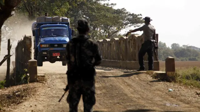 မောင်တော ခရိုင် အတွင်းမှာ တည်ငြိမ်လာပြီလို့ ပြည်နယ် အစိုးရပြော