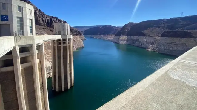 توفر بحيرة ميد المياه لنحو 25 مليون إنسان، يعيشون في 3 ولايات أمريكية، والمكسيك