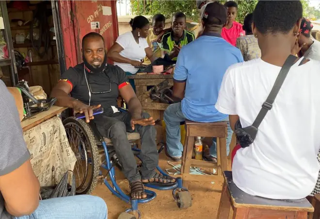 Onye ọrụsị na-arụ akpụkpọ ụkwụ