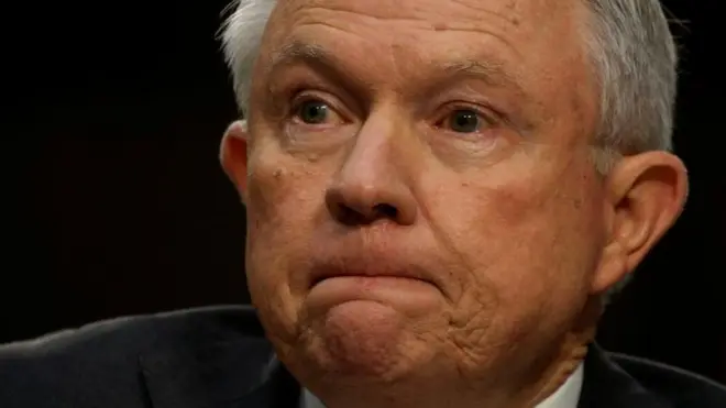 Sessions sugirió en la audiencia que no habló de los contactos con el embajador ruso porque nadie en el Senado le preguntó.