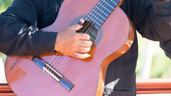 هل للموسيقى و الفن فوائد علاجية؟