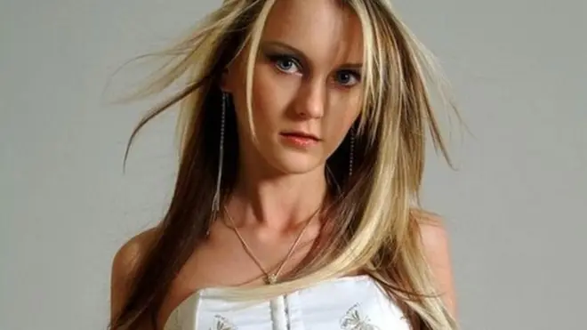 Annesi, Sally Anne Bowman'ın mezarın 6 ayda 4 kez hedef alındığını açıkladı.