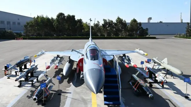 Azərbaycan Pakistandan JF-17C (Block-III) birmühərrikli çoxməqsədli döyüş təyyarələri alır