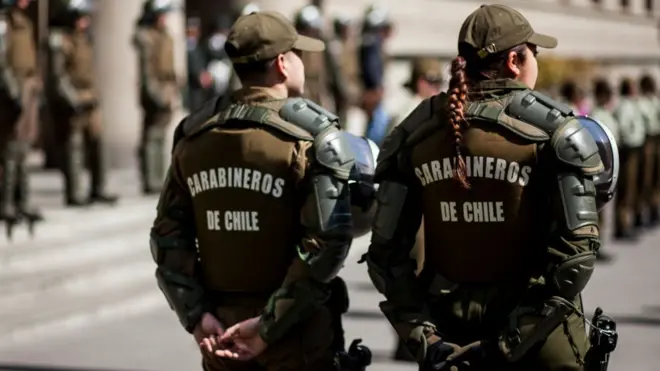 El cuerpo policial de Carabineros lleva meses siendo objeto de críticas por su forma de actuar ante las protestas sociales.
