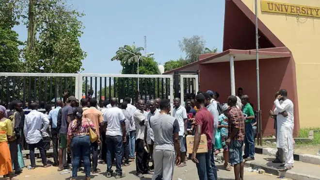 Ụmụakwụkwọ Mahadum