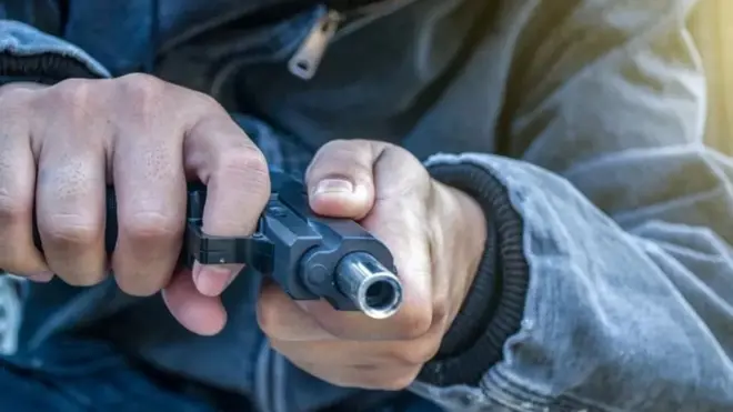 کراچی، پولیس، اسلحہ