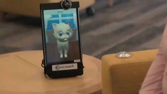 노인 돕는 '디지털' 반려 동물