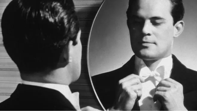 The warning signs you're working for a narcissist