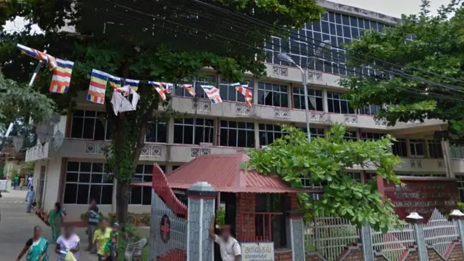 'සියයට අනූ නවයක් දෙමළ භාෂාව කථා කරන දිස්ත්‍රික්කයක ශික්ෂණ රෝහලකට දෙමළ භාෂාව කථා කරන සේවකයන් පත් කිරීම පරිපාලනමය යුතුකමක්'