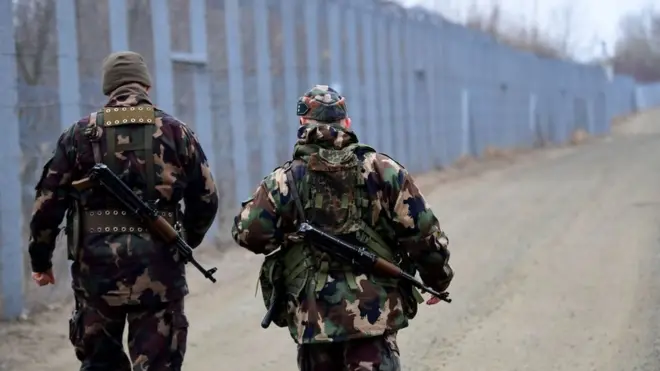 В 2015 году Венгрия уже построила один забор на границе с Сербией