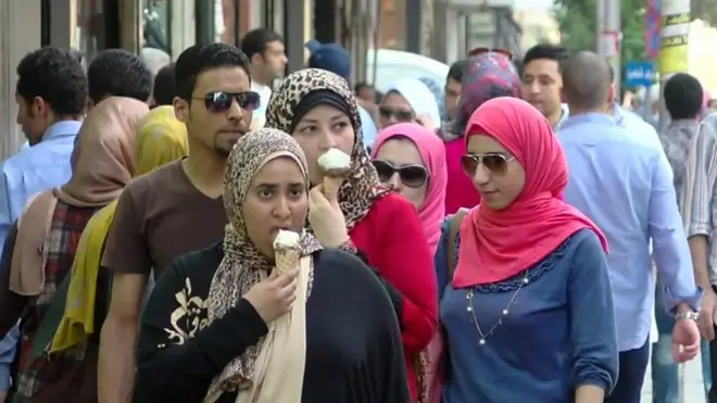 في مصر، أطلق رواد مواقع التواصل الاجتماعي حملة تناهض ظاهرة التحرش الجنسي في البلاد.