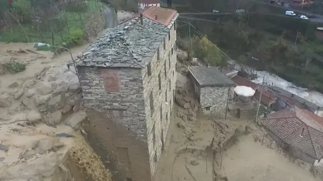 انزلاقات أرضية في إيطاليا