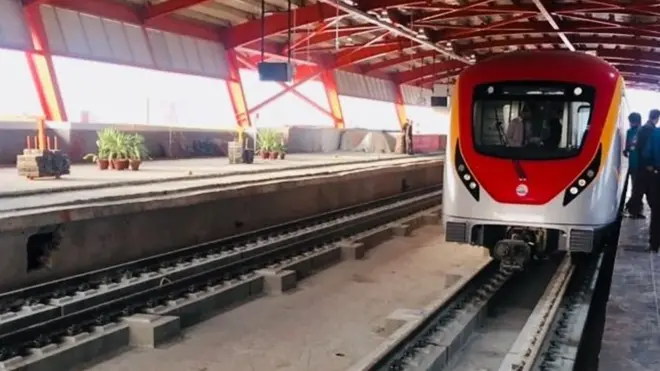 اورنج لائن ٹرین پر اسلام پارک سے لکشمی چوک سٹیشن تک 20 منٹ دورانیے کا آزمائشی سفر