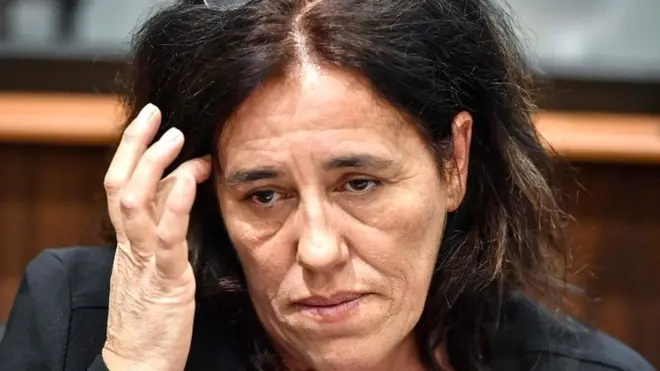 Roozaa Maariyaa D Kiruuz yeroo mana murtiitti dhiyaattetti