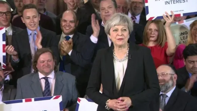 ټېرېزا مې وايي، د خپل هېواد پر خلکو باوري ده او غواړي 'هغوی هم پرې باور وکړي'