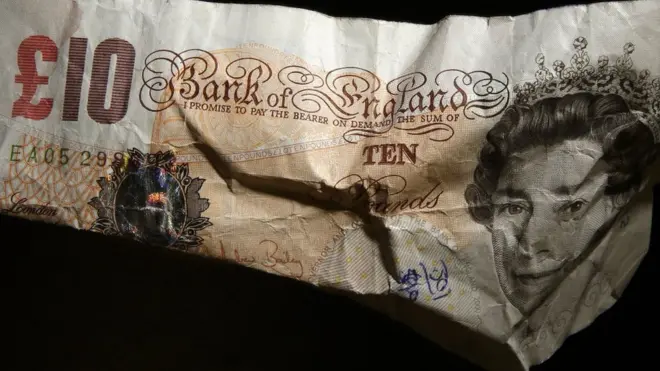 Британские власти всерьез озаботились проблемой "грязных русских денег" в Лондоне.