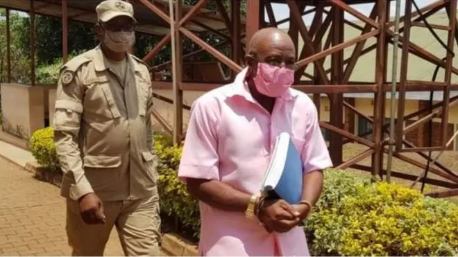 Leo hii mahakama itatoa uamuzi kwa ombo la dhamana la Paul Rusesabagina (Kulia)