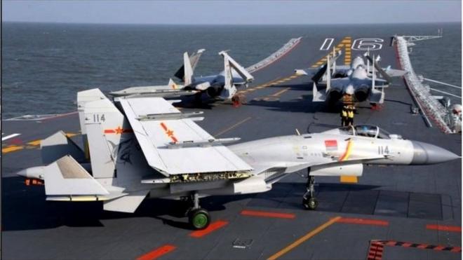 美国专家分析说中国海军保护印度洋航道的能力有限，但中国在南沙群岛的军事部署以及可能在海南建造航母舰队基地可能加强这方面的能力