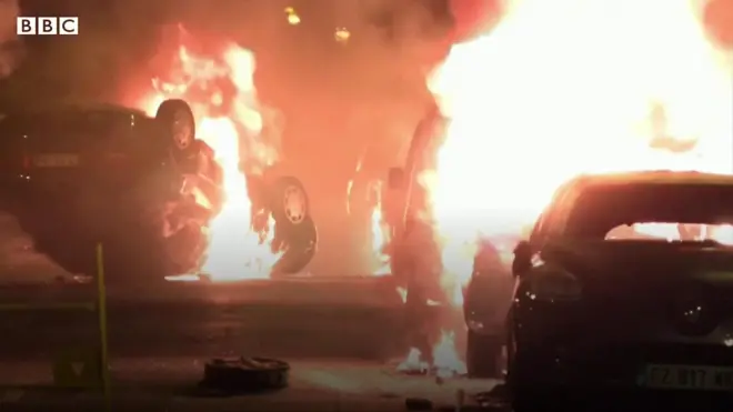 프랑스서 경찰 총에 10대 소년 숨져 … ‘아들은 제 전부였어요’