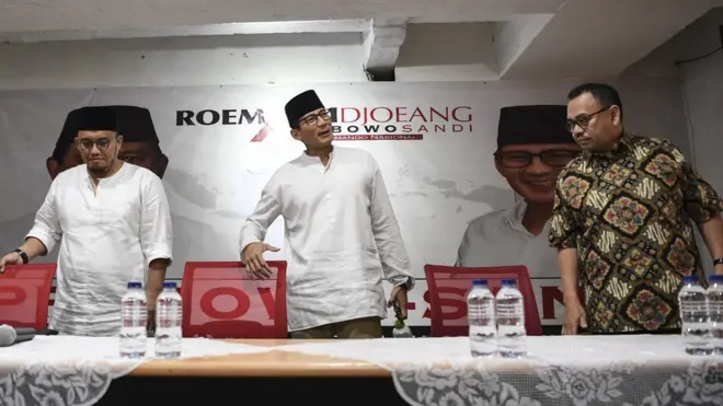 Sudirman Said (kanan) mengklaim berhak berbicara di forum akademik meski kini menjadi anggota tim kampanye Prabowo-Sandiaga.