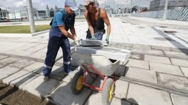 20 апреля московские жилищники заключили несколько контрактов на поставку бордюров на общую сумму в 170 млн рублей