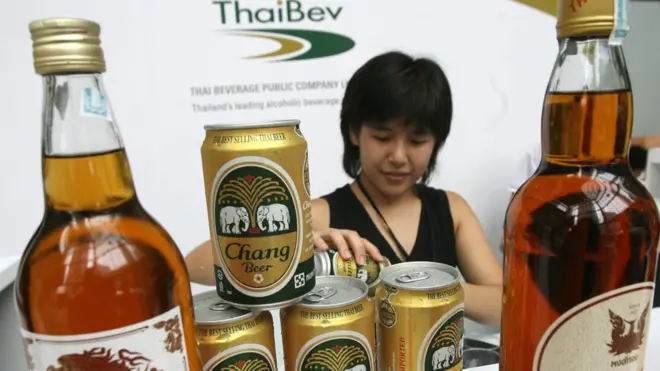 Thai Beverage hiện đang làm chủ thương hiệu Chang Beer có hình hai con voi của Thái Lan