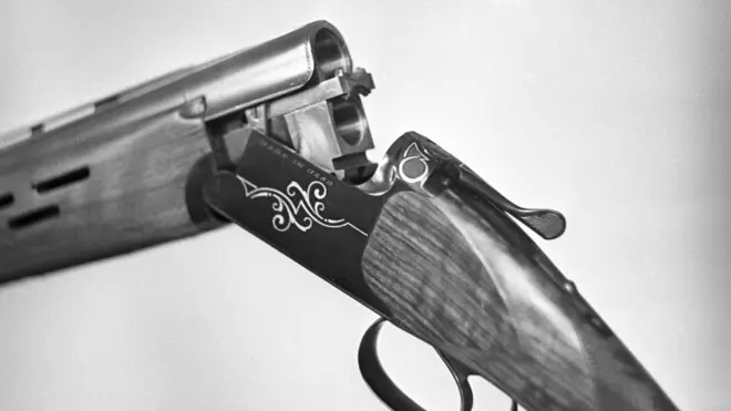 Подросток стрелял по полицейской машине из идентичного ружья (фотография из фотобанка)