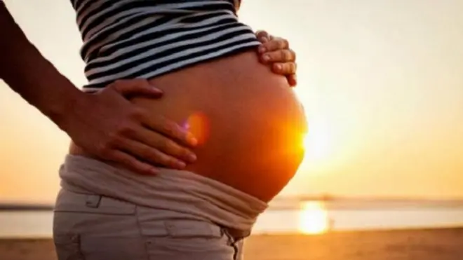 Uşaqlar ana bətnində görürlər