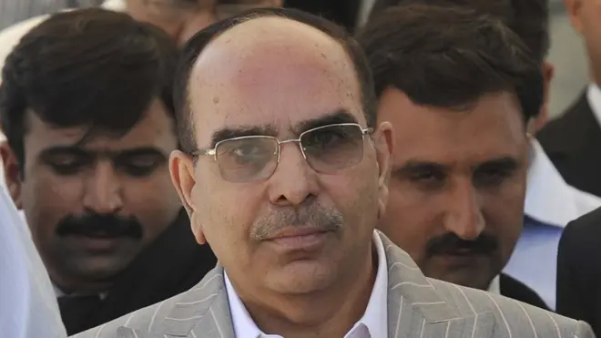 ملک ریاض پاکستان میں بحریہ گروپ آف کمپنیز کے مالک ہیں