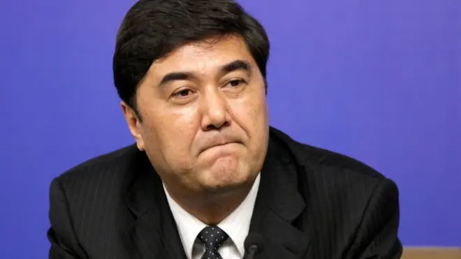 2010年在北京两会期间，新疆维吾尔自治区政府主席的努尔·白克力在人民大会堂。