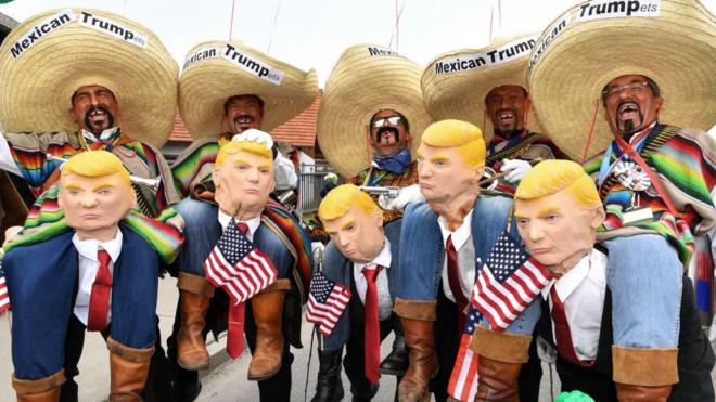 Mexicanos disfrazados