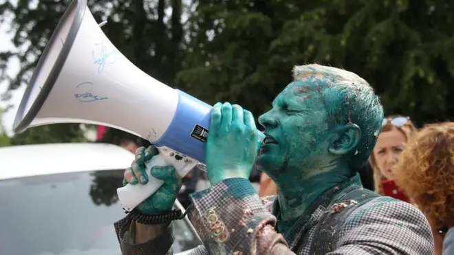 В Україні почастішали випадки нападів на журналістів та громадських активістів, йдеться у звіті Управління верховного комісара ООН з прав людини