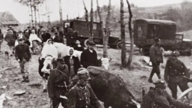 Фото из книги "Польша и Украина в 30-40-х годах XX века. Документы из архивов специальных служб. Том 5. Акция "Висла". Варшава-Киев, 2006 г."