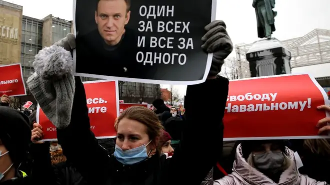 Người biểu tình tại Moscow, thủ đô Nga yêu cầu chính quyền thả tự do cho nhà lãnh đạo đối lập Alexei Navalny, trong một cuộc biểu tình không được phép của chính quyền Nga hôm 23/01/2021