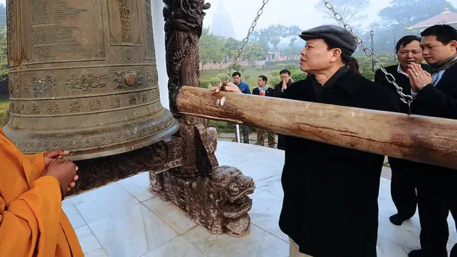Phó Thủ tướng Vũ Văn Ninh (thứ hai từ phải sang) trong một chuyến đi thăm Ấn Độ hồi 2013