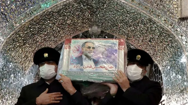 جانب من جنازة فخري زادة