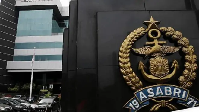 PT Asuransi Sosial Angkatan Bersenjata Republik Indonesia (Asabri) kini dirundung kerugian yang diduga mencapai Rp10 triliun.